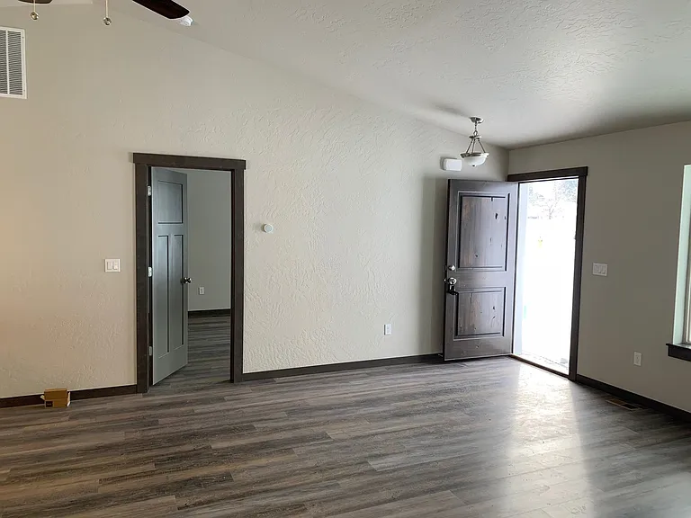 867 W Cutthroat Ct — Photo 2