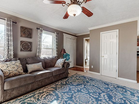 3rd image of 601 Woodhaven Dr