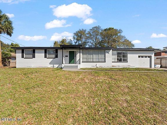 2nd image of 5439 PLAYA Way