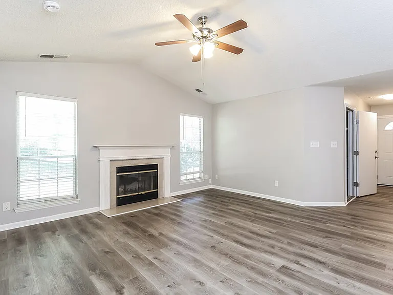 2601 Clarencefield Dr — Photo 5