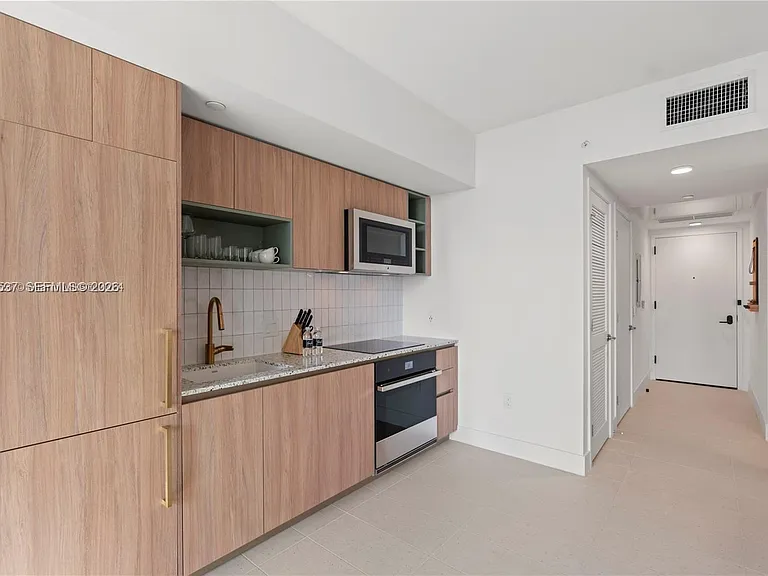 159 NE 6th St #2403 — Photo 10