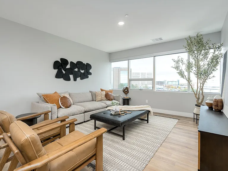 Lindsey Living — Photo 28
