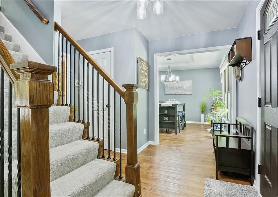 8923 Alden St, Lenexa, KS 66215 | Zillow