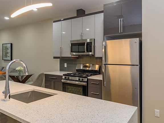 5th image of 312 Pacific Ave Unit 4B