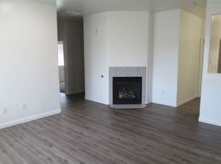 542 Yellow Meadow Ct #180, Bakersfield, CA 93308