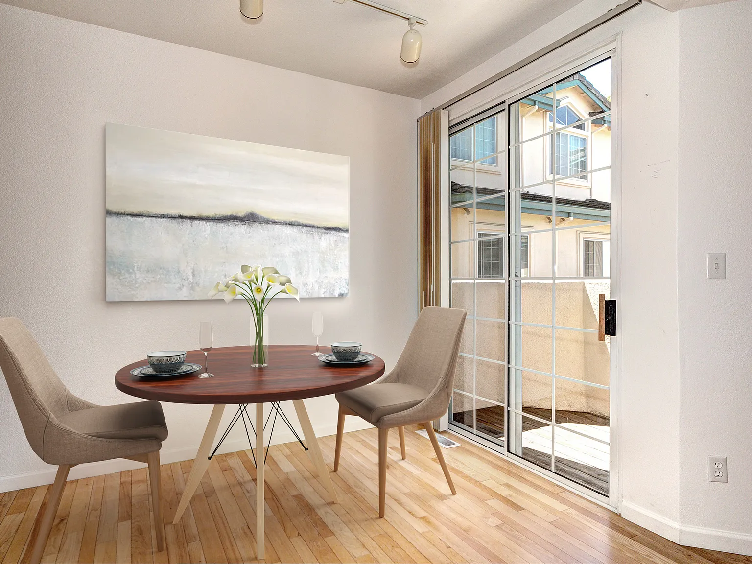 3 bed, 3.5 bath, 2010 sqft, $6,800 — Photo 4