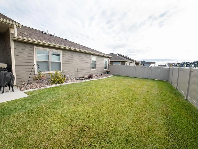 120 Choteau Ave NE — Photo 14