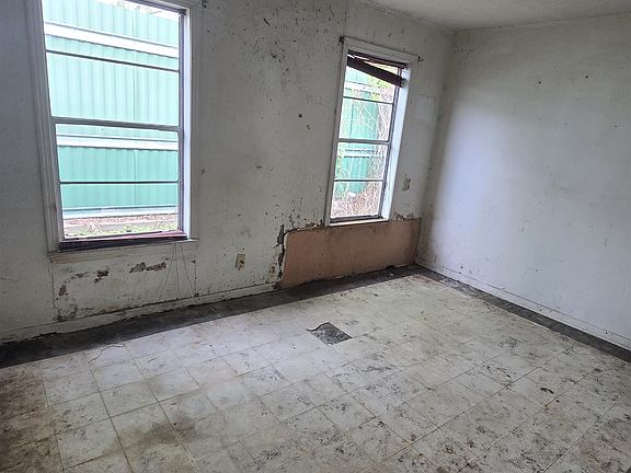 5th image of 156 Starlin Dr