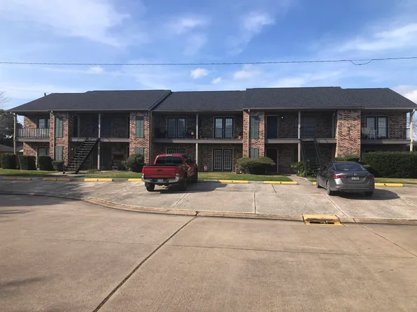 6801 Camden Ln, Groves, TX 77619