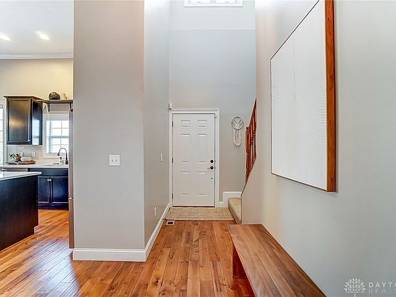4th image of 236 Pointe Oakwood Way