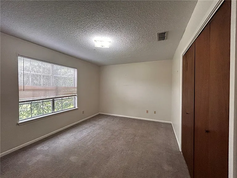 4217 Acushnet Dr #D — Photo 15