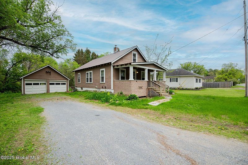 2nd image of 30 Mallory Avenue