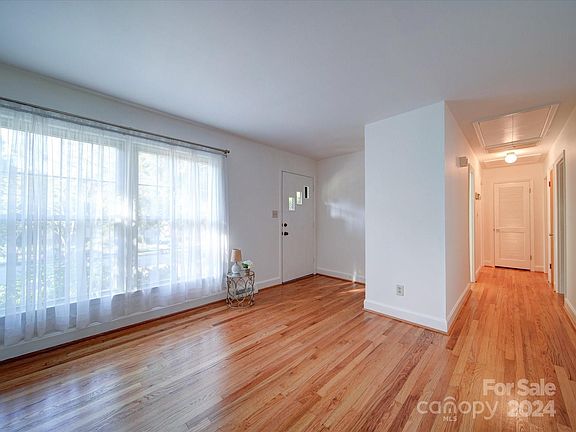 3rd image of 1420 Sterling Ave