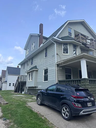 472 Sumner St Photo 1