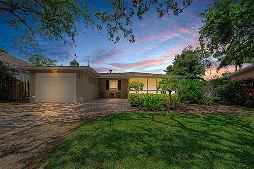 253 Park Cir S Photo 1