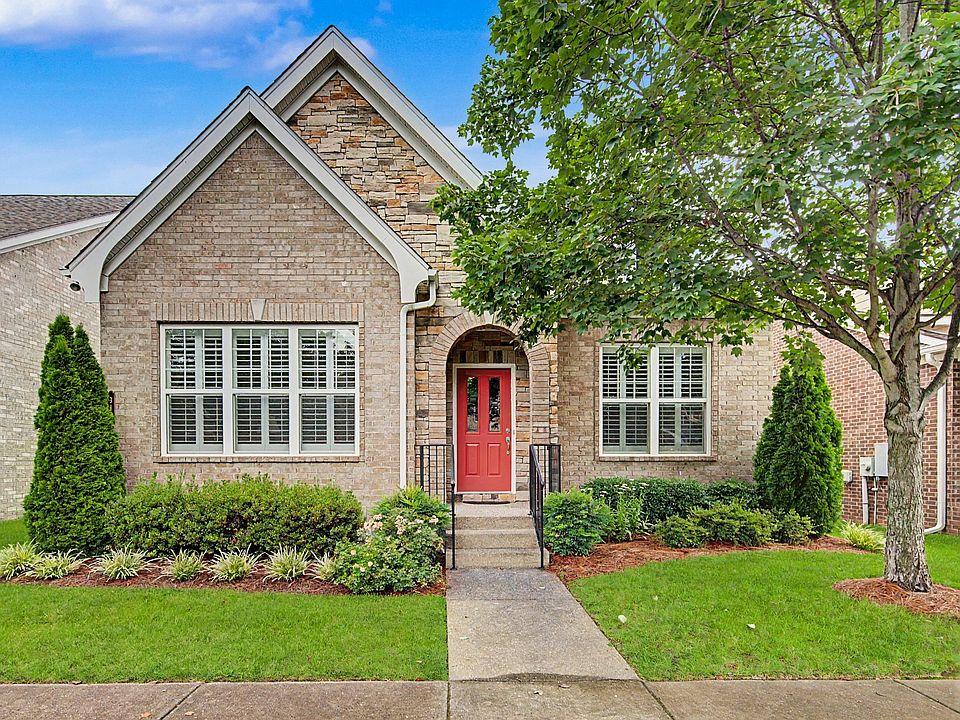 1st image of 318 Caysens Square Ln