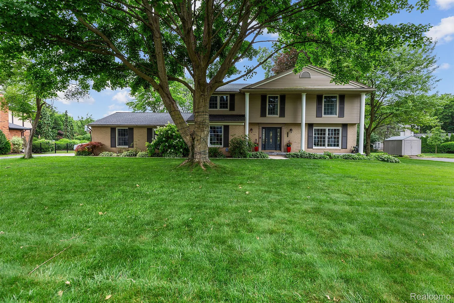 2561 Black Pine Trail Dr photo 1
