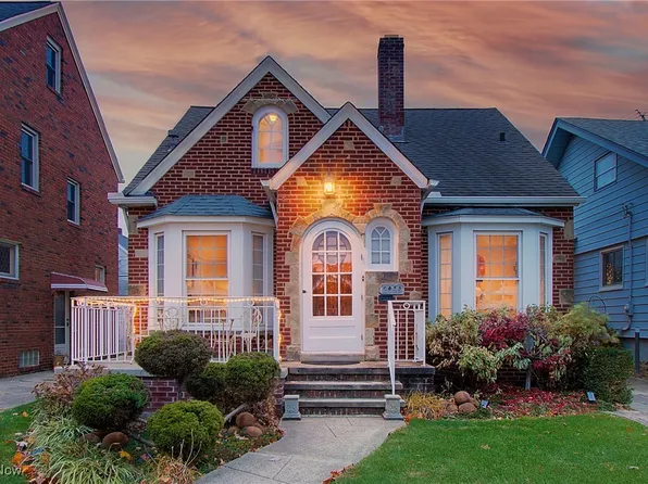 2099 Olive Ave, Lakewood, OH 44107