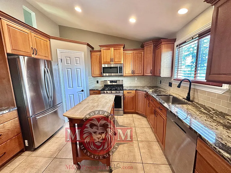 12128 S Woodridge Rd — Photo 10