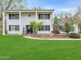 16 Whittier Dr, Manalapan, NJ 07726