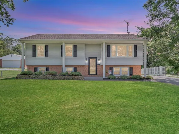 1331 Rainbow Forest Dr, Troutville, VA 24175