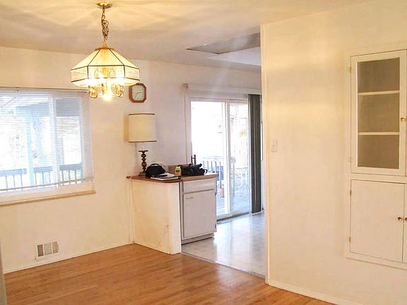 Large window in the dining area. As a family business, we make sure our properties are pristine when you arrive.