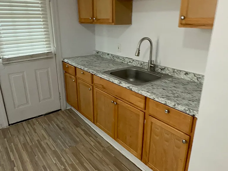14 Lester St #2L — Photo 17
