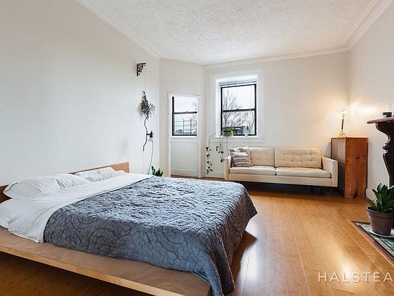 5th image of 105 Mac Donough St
