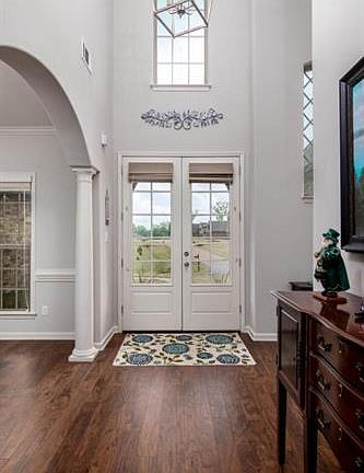 2nd image of 4828 Antebellum Ln