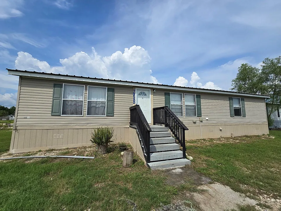 795 Road 5701