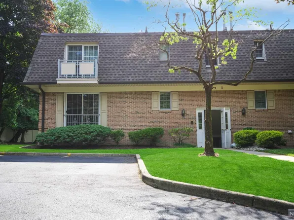 271 Collignon Way APT 1A, River Vale, NJ 07675