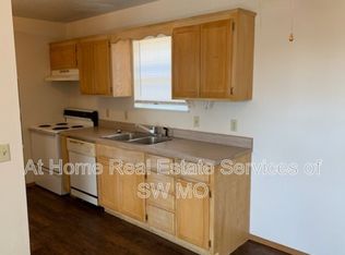 3355 E Southern Hills Blvd, Springfield, MO 65804