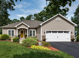 239 Bunker Dr, Wilkes Barre, PA 18706