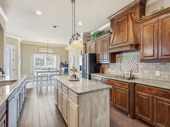 160 Kelly Dr, Waxahachie, TX 75167