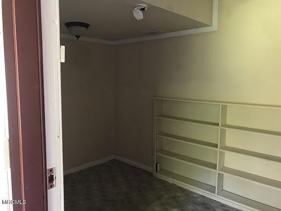 2nd image of 342 Dianne Dr