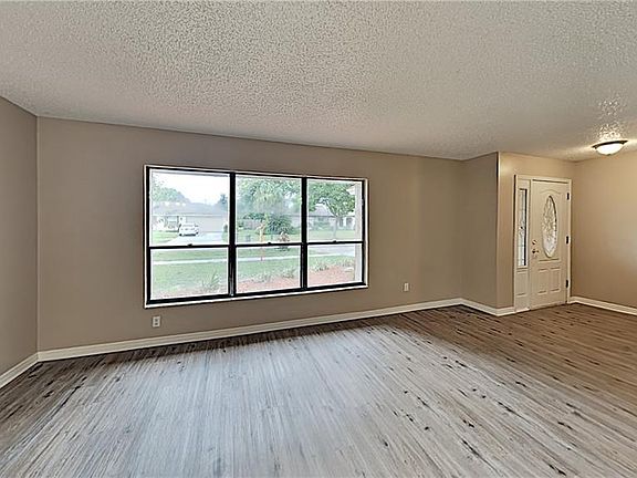 4th image of 8813 Ladrido Ln