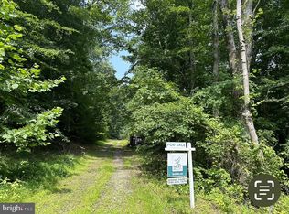 18009 Brush Ln, Triangle, VA 22172