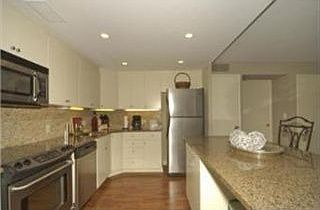 4th image of 221 W 48th # 108 St