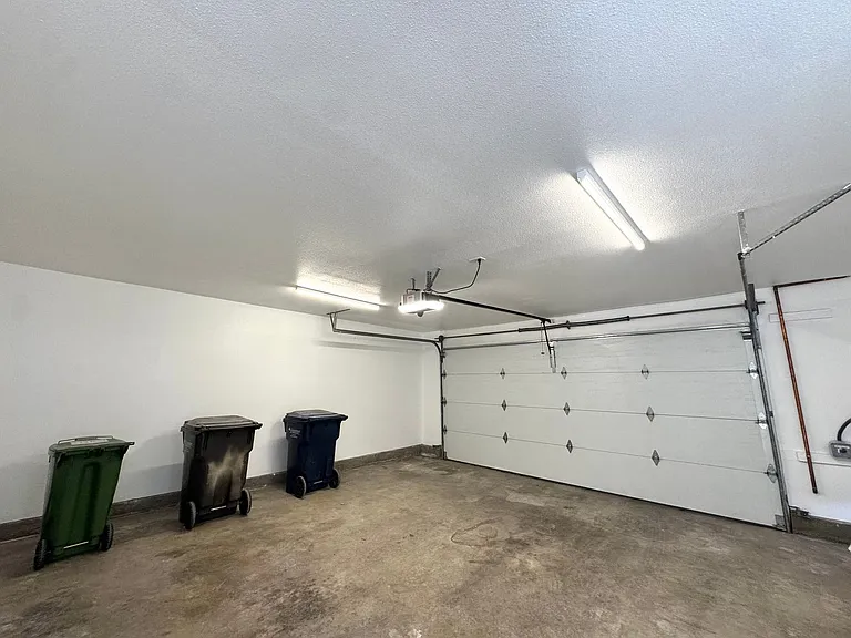18229 Olympic Ct — Photo 25