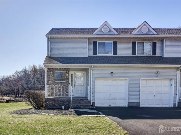 40 Forest Garden Dr, Old Bridge, NJ 08857