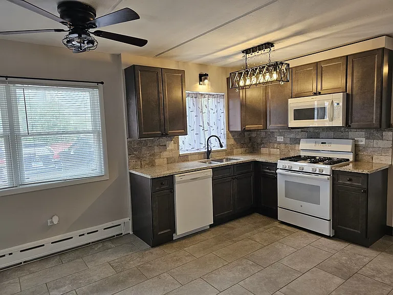 2 N Broadway Ave #1E — Photo 3