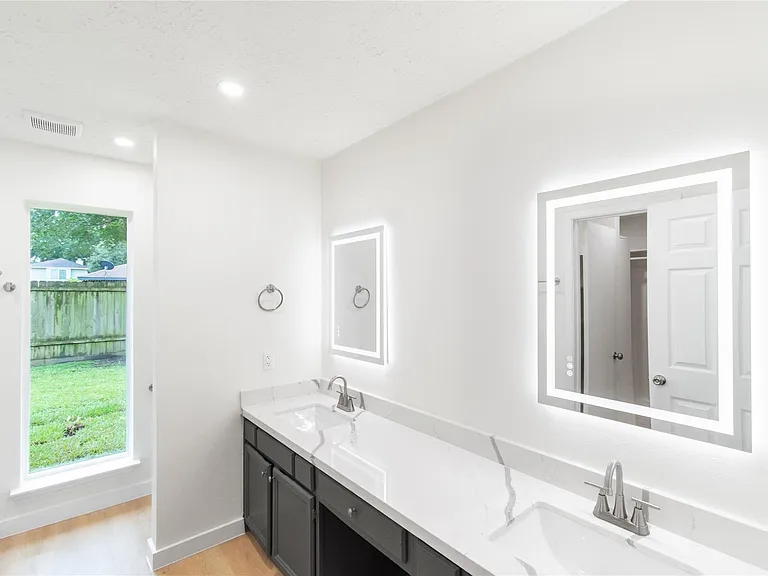 15707 Amapola Dr — Photo 30