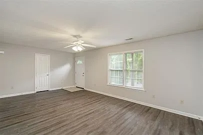 2450 Town Creek Rd W #E9 — Photo 3