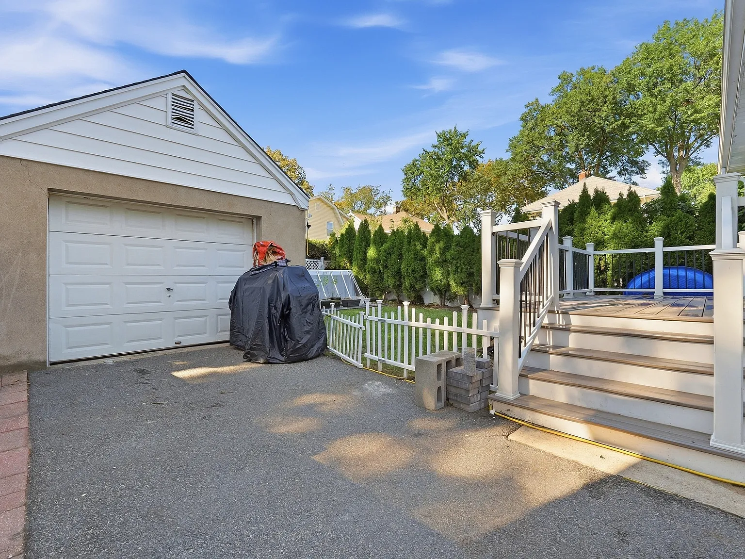 3 bed, 1332 sqft, $4,000 — Photo 4