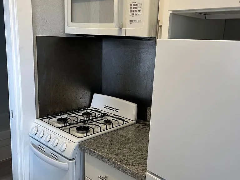 East Union Apartments | Updated Homes Steps from Pike/Pine — Photo 6