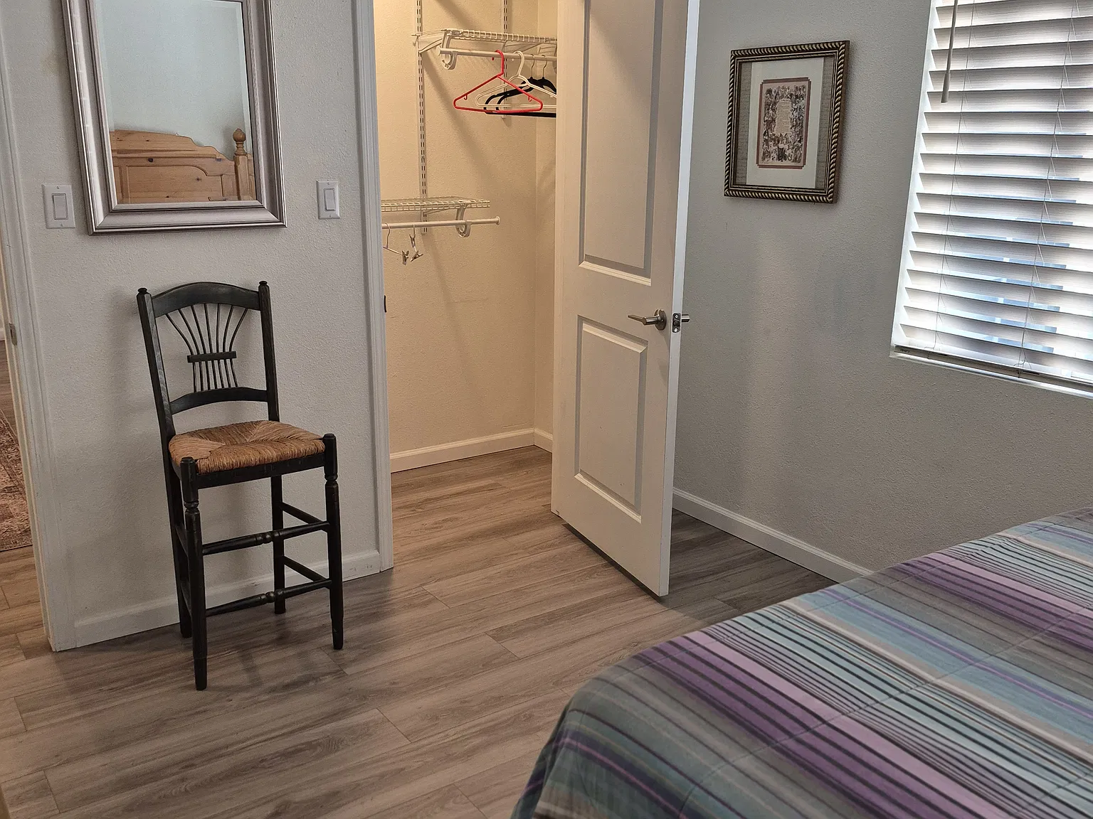 4 bed, 1730 sqft, $900 — Photo 3