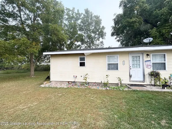 505 Gary Dr, Crystal, MI 48818