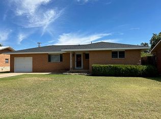 209 SW 7th St, Lockney, TX 79241