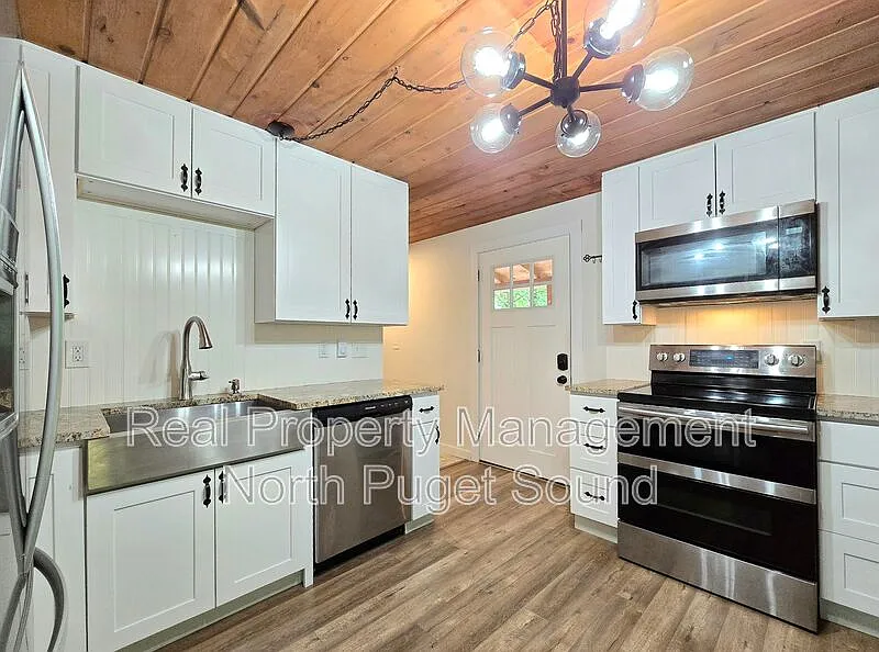 2 bed, 1.0 bath, 728 sqft, $2,135 — Photo 4
