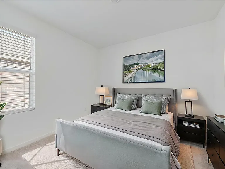 2037 Derby Ln — Photo 19
